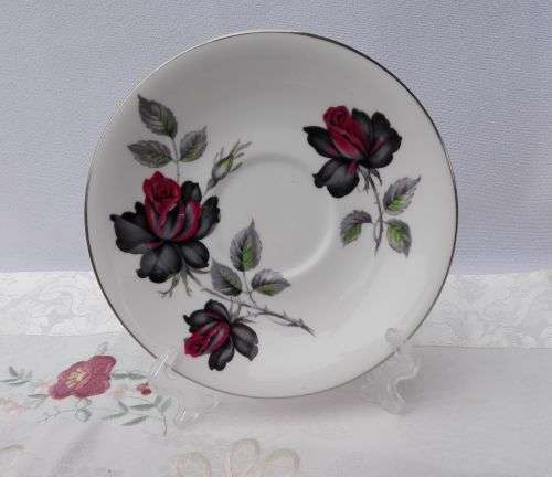 ROYAL ALBERT SAUCER    ENGLAND